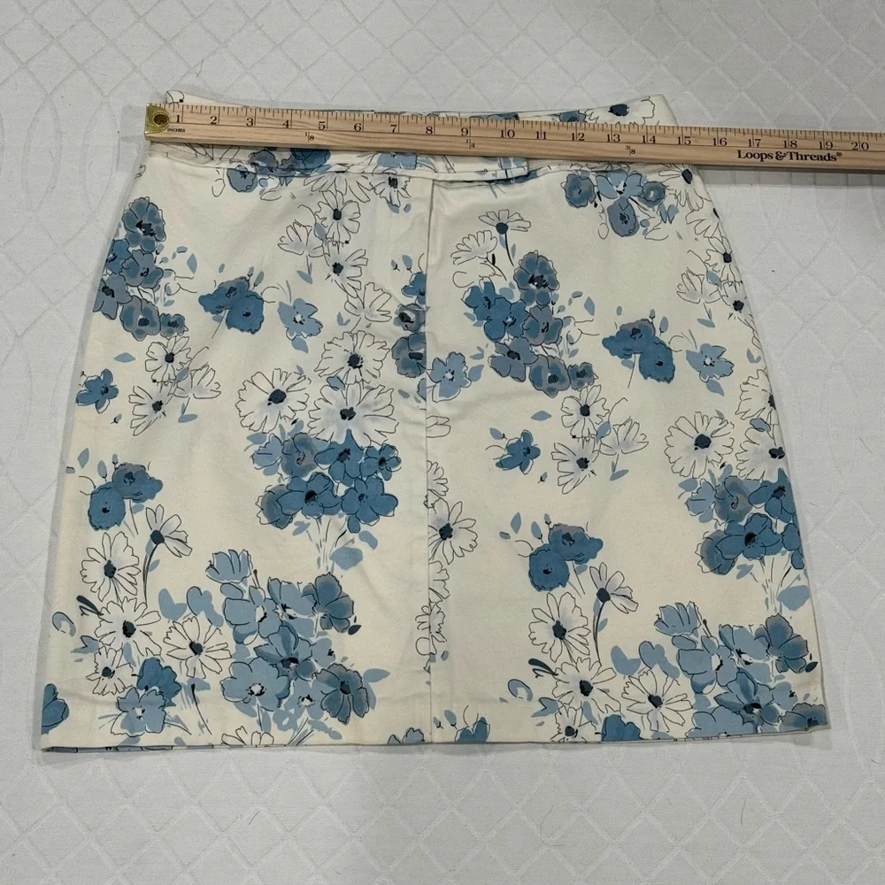 Women’s Dalia Sport Blue And White Floral Skirt Size 6 - Picture 3 of 7